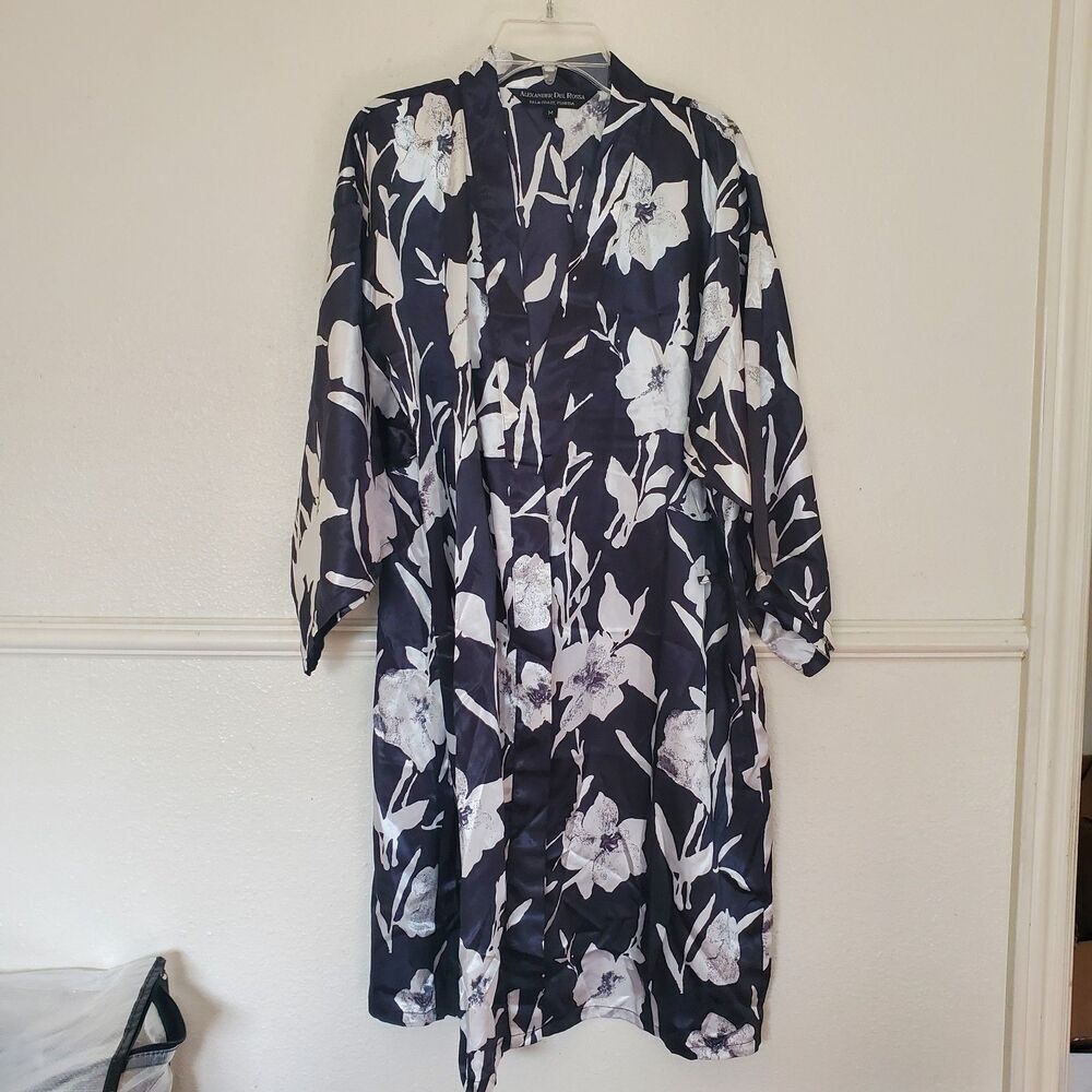 Alexander Del Rossa Satin Black Roses Womens Robe‎ Sz M One Pocket Missing Belt